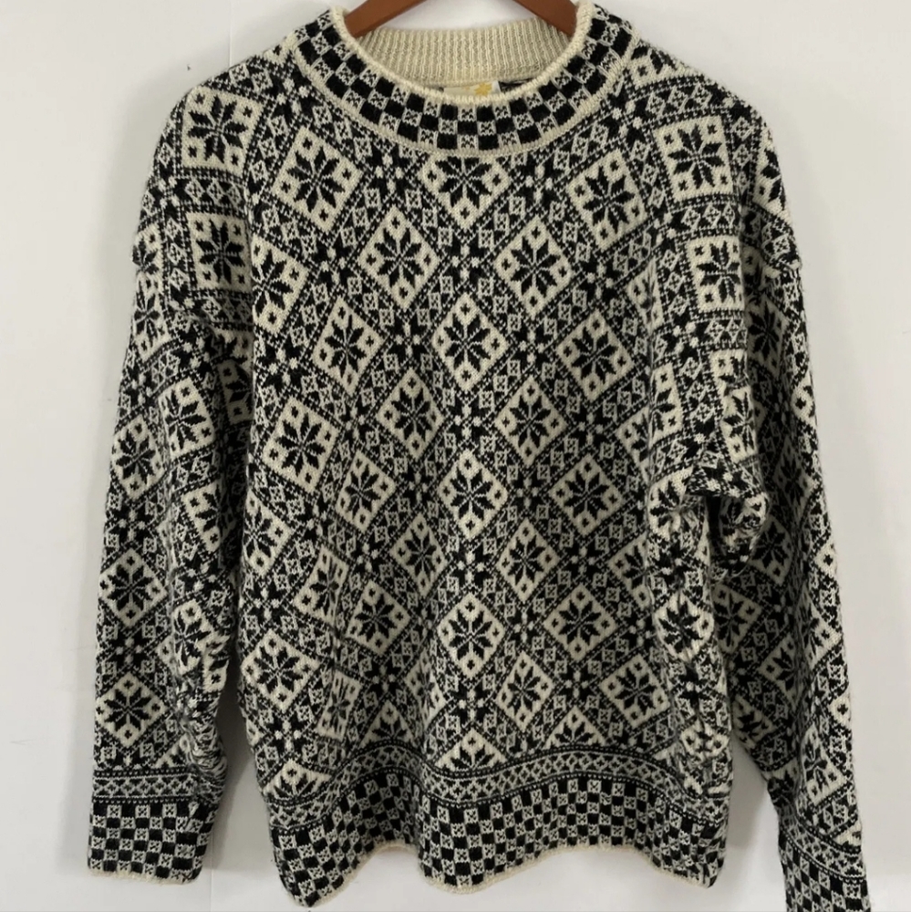 Vintage 90s Dale of Norway Snowflake Pure Wool Sweater Womens Large L